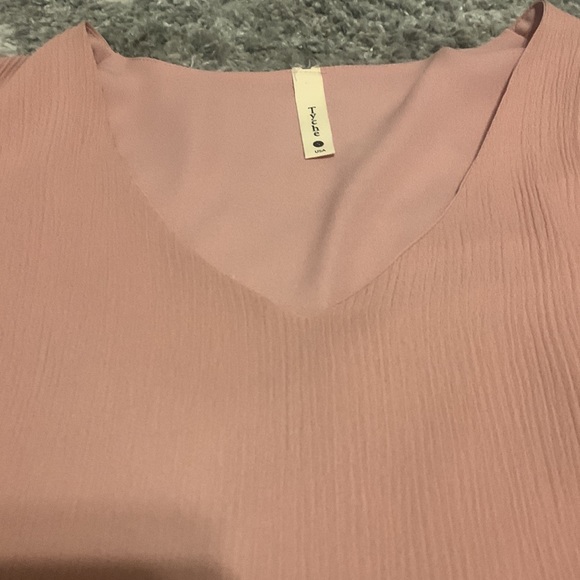 Boutique mid rise top. Tyche brand size small. - Picture 4 of 6